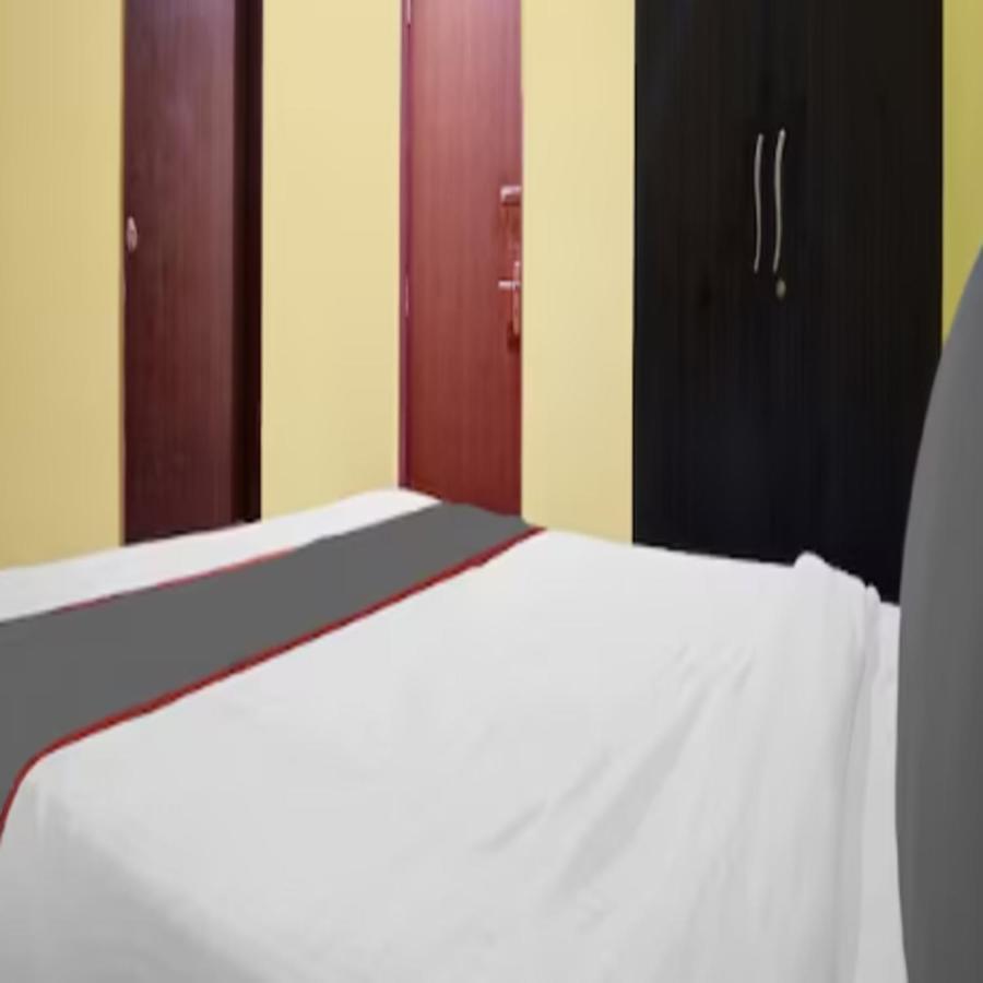 Carnival Hotel Poona Buitenkant foto