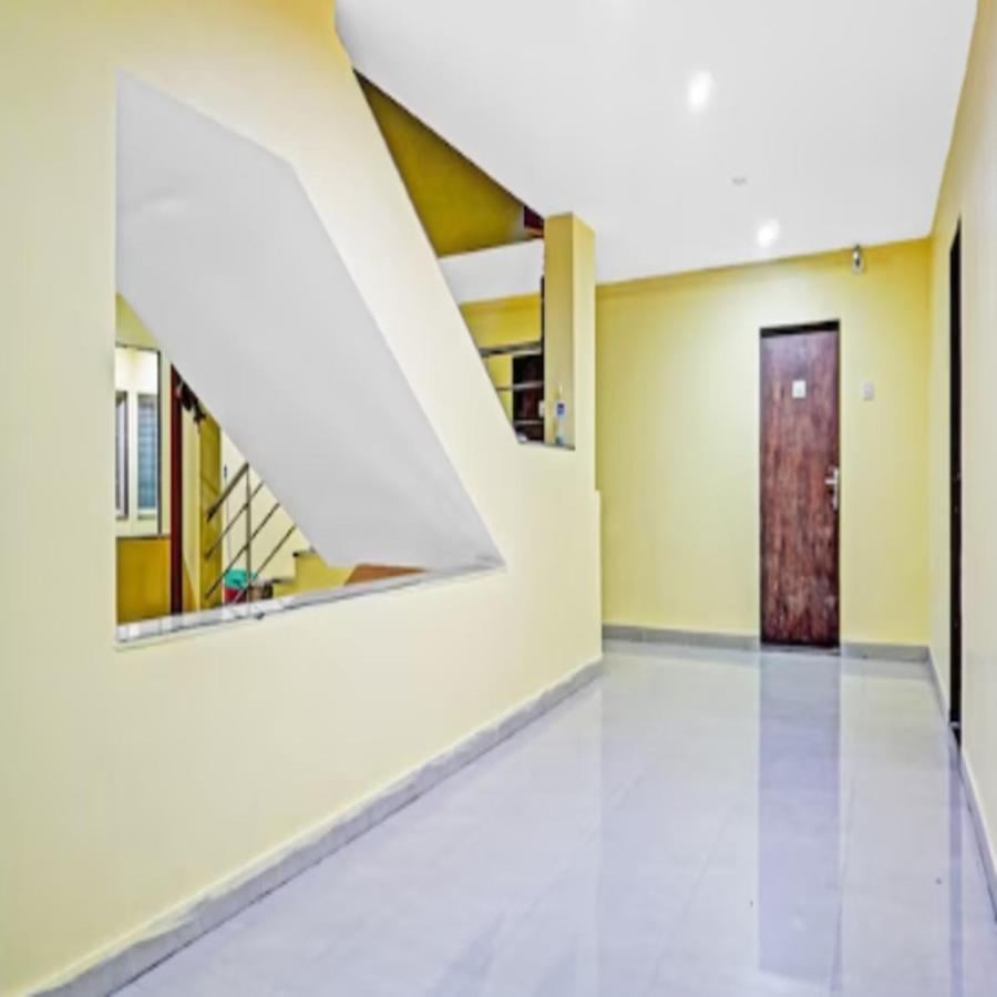 Carnival Hotel Poona Buitenkant foto