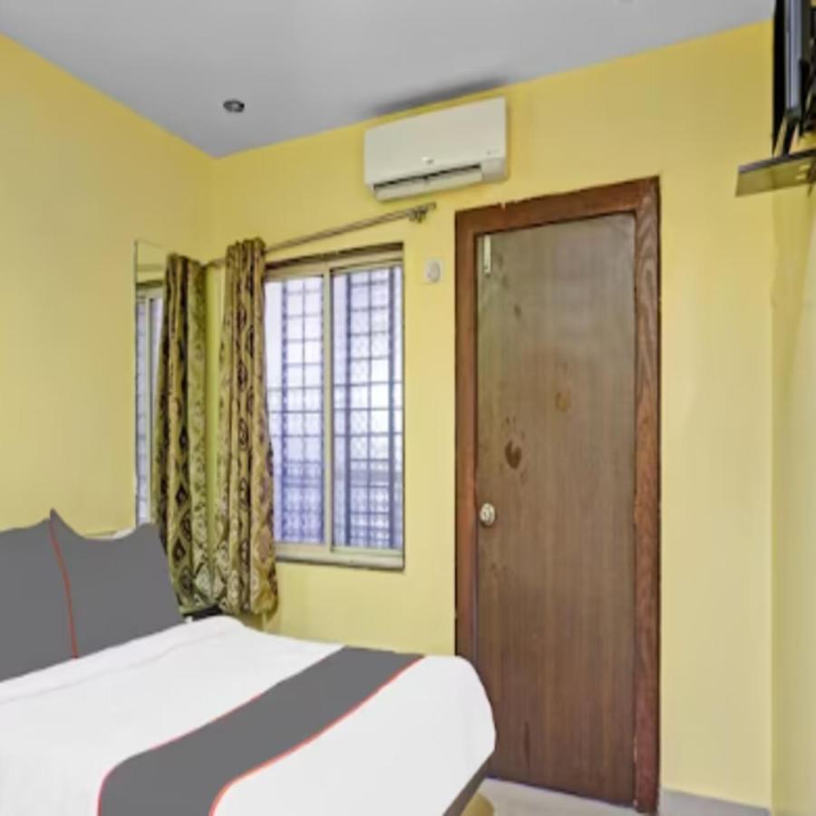 Carnival Hotel Poona Buitenkant foto