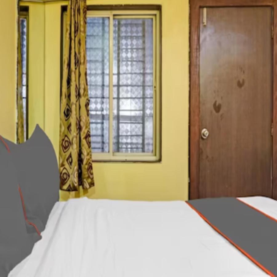 Carnival Hotel Poona Buitenkant foto